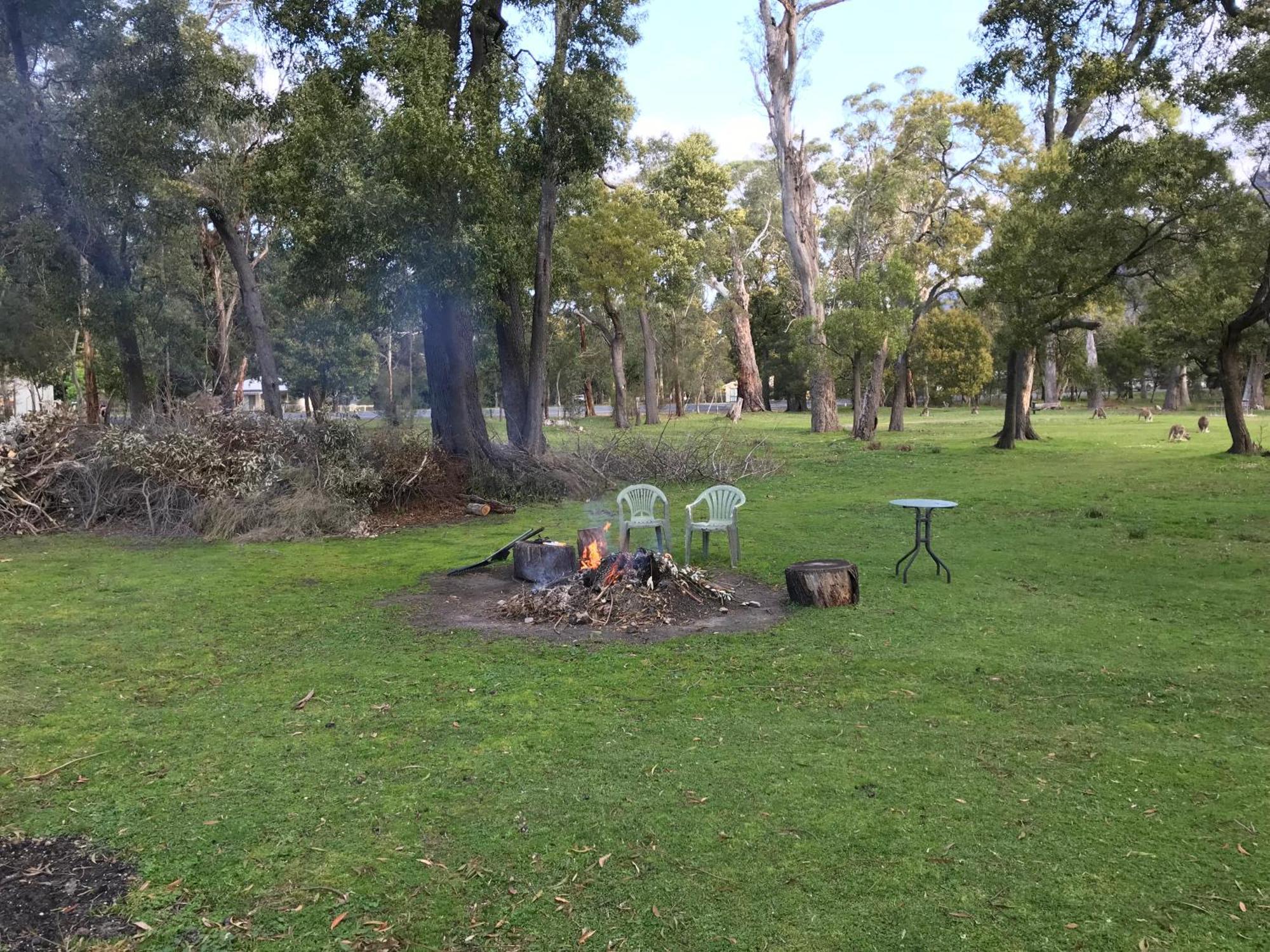 Tim'S Place Hostel Halls Gap Exterior photo