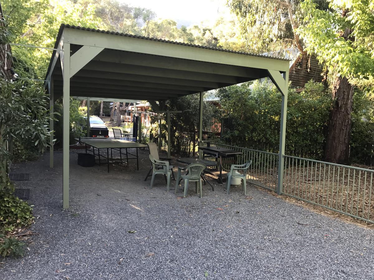 Tim'S Place Hostel Halls Gap Exterior photo