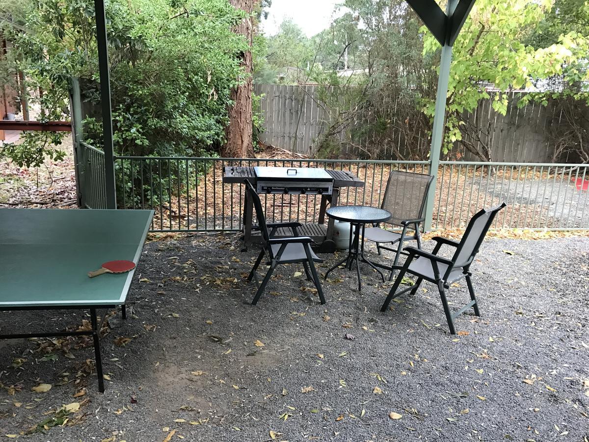 Tim'S Place Hostel Halls Gap Exterior photo