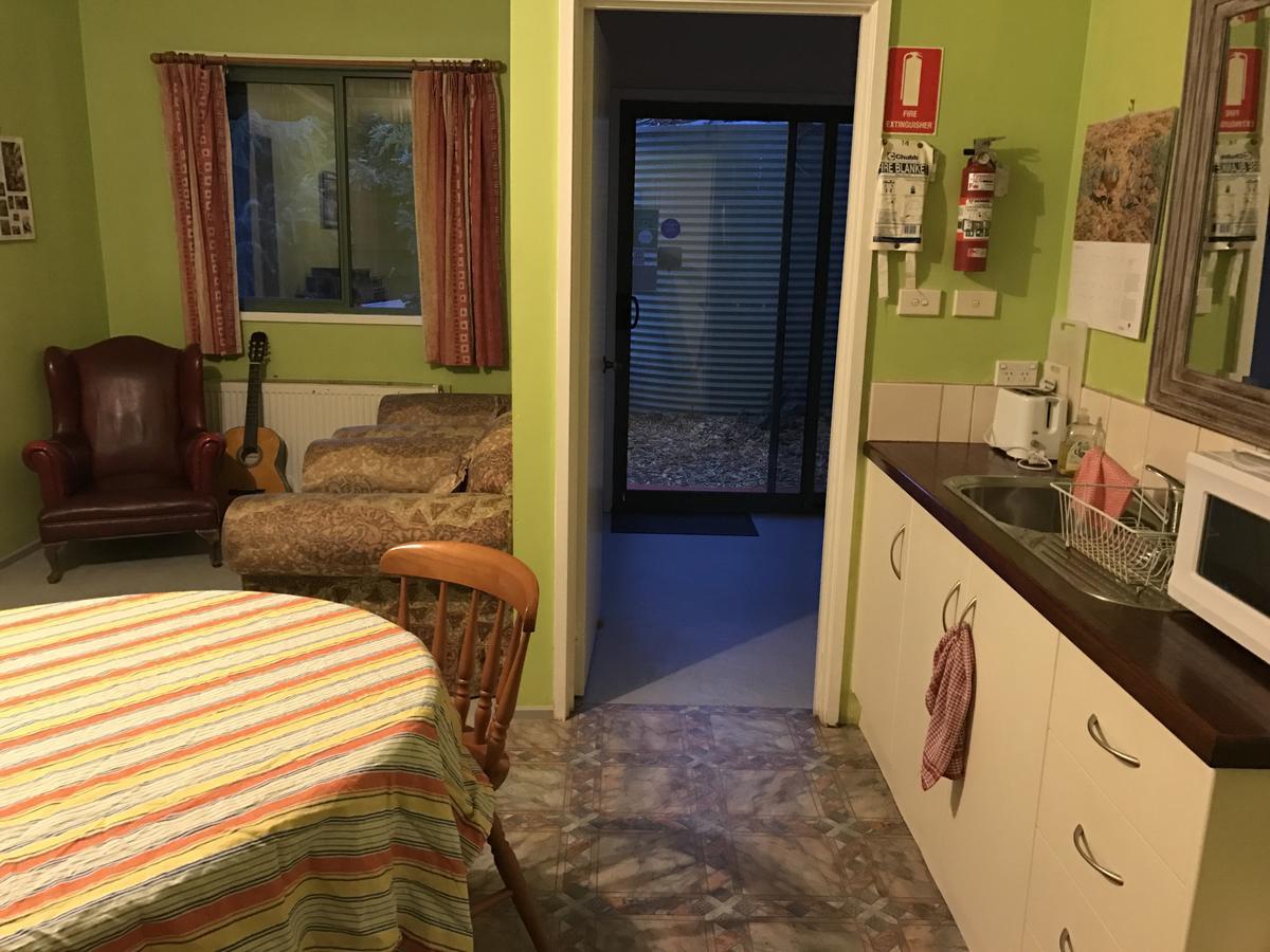 Tim'S Place Hostel Halls Gap Exterior photo
